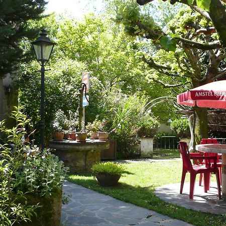 Entraygues-sur-Truyère Hotel Du Lion D'Or מראה חיצוני תמונה