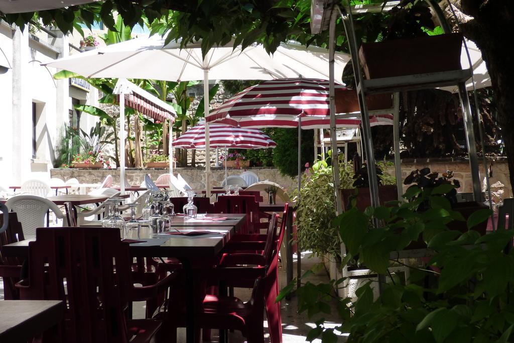 Entraygues-sur-Truyère Hotel Du Lion D'Or מראה חיצוני תמונה