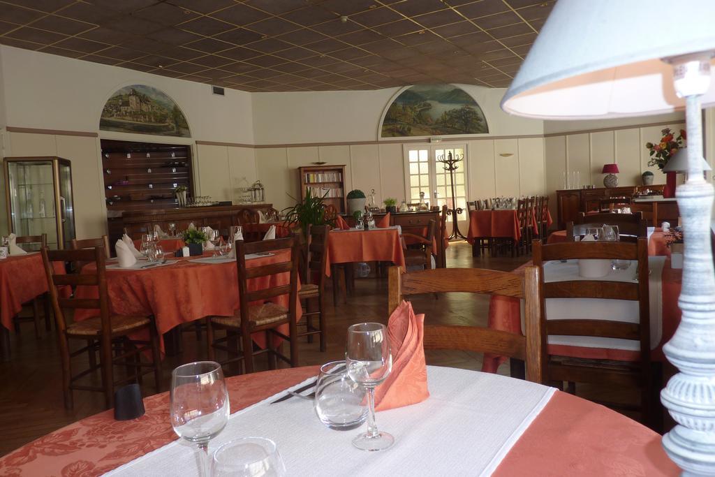 Entraygues-sur-Truyère Hotel Du Lion D'Or חדר תמונה