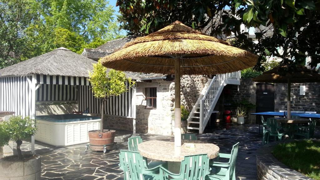 Entraygues-sur-Truyère Hotel Du Lion D'Or חדר תמונה