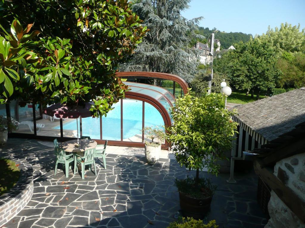 Entraygues-sur-Truyère Hotel Du Lion D'Or מראה חיצוני תמונה