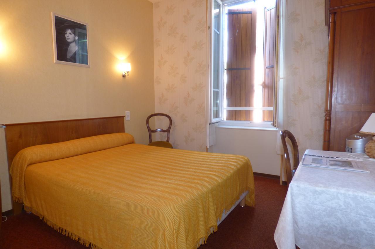 Entraygues-sur-Truyère Hotel Du Lion D'Or חדר תמונה