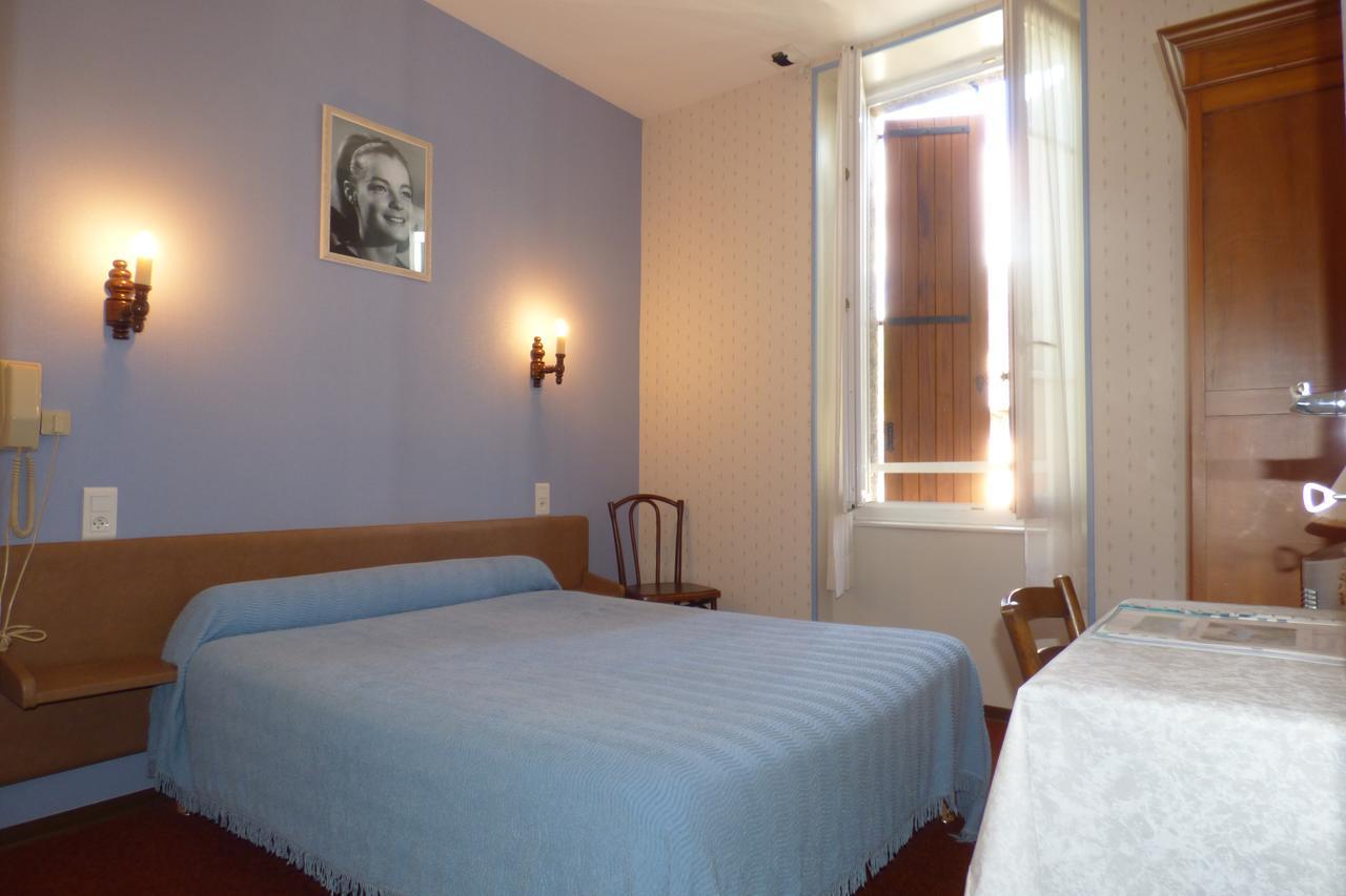 Entraygues-sur-Truyère Hotel Du Lion D'Or חדר תמונה